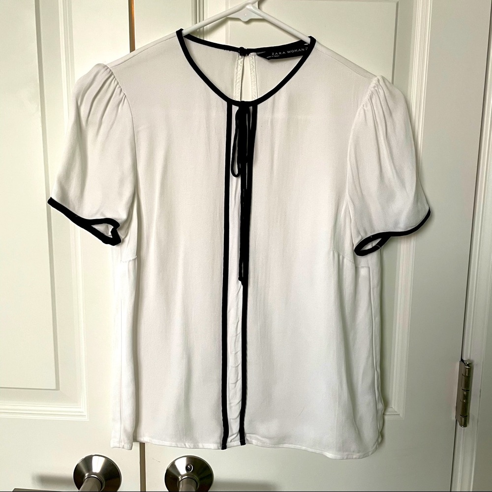 👚 Zara Top